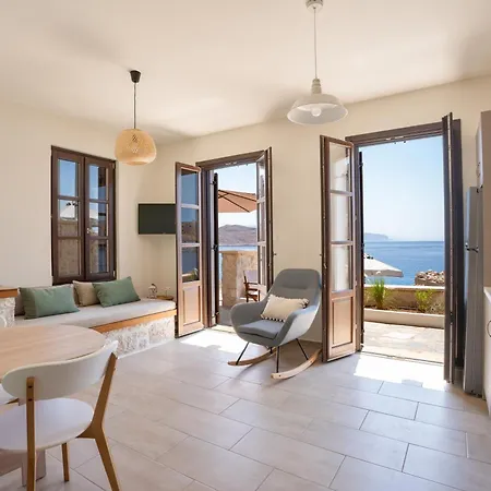 Remvi Seaside בית נופש *