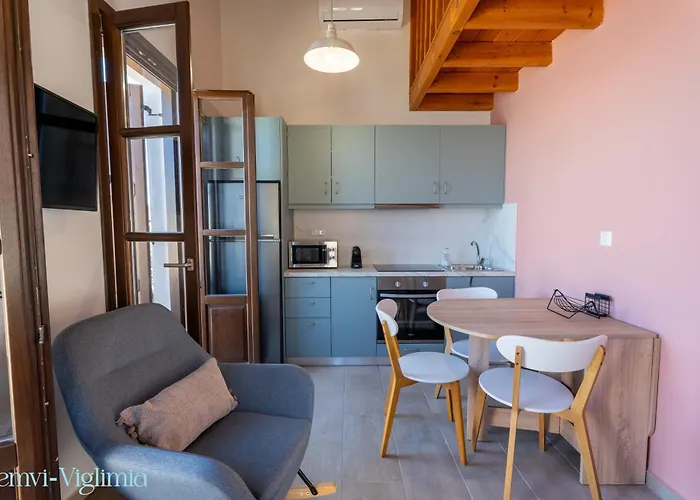 別荘 Remvi Seaside Chalki Town