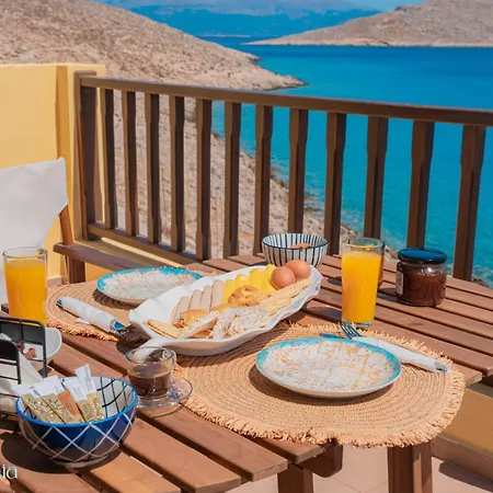 Remvi Seaside Feriehus Chalki Town